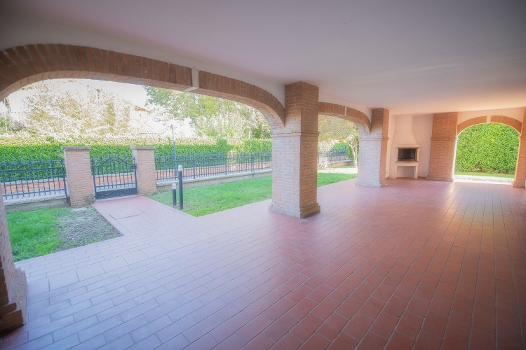 VILLA CON AMPIO GIARDINO A MUSSOLENTE