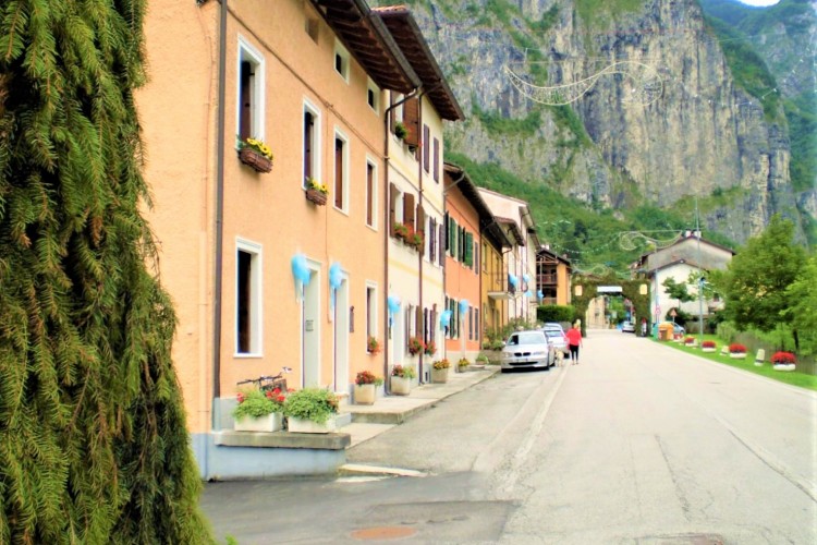 RUSTICO D'ANGOLO A CISMON DEL GRAPPA
