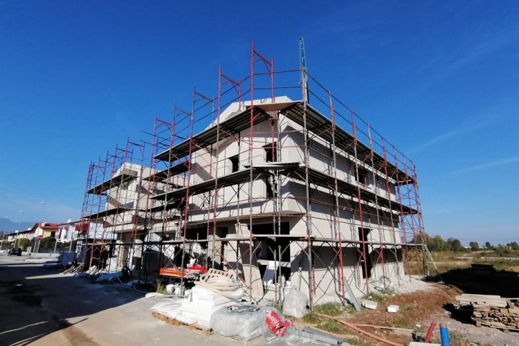 BIFAMILIARI DAL DESIGN MODERNO A CASTIONE
