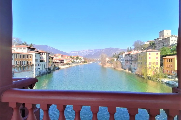 ELEGANTE APPARTAMENTO BICAMERE A BASSANO DEL GRAPPA