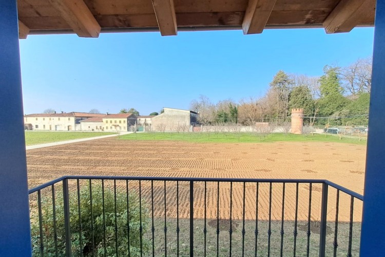 VILLINO A SCHIERA INDIPENDENTE A ROSA'