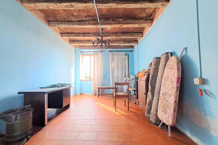 CASA RUSTICA SINGOLA CON SCOPERTO PRIVATO A CASONI