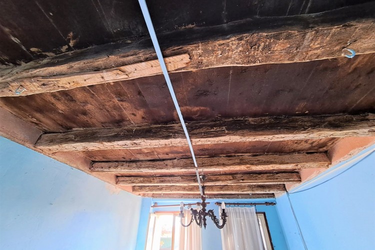 CASA RUSTICA SINGOLA CON SCOPERTO PRIVATO A CASONI