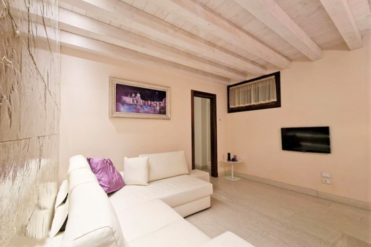 MINI APPARTAMENTO IN PALAZZO STORICO AD ASOLO