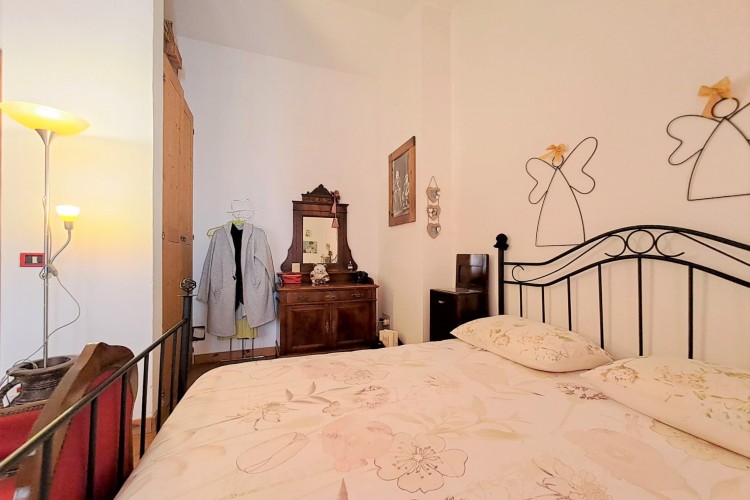 VILLETTA A SCHIERA CON SCOPERTO PRIVATO A SAN NAZARIO