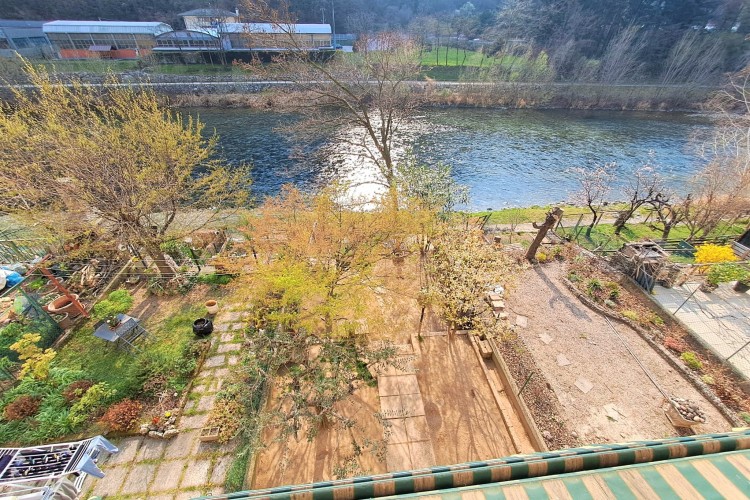 VILLETTA A SCHIERA CON SCOPERTO PRIVATO A SAN NAZARIO