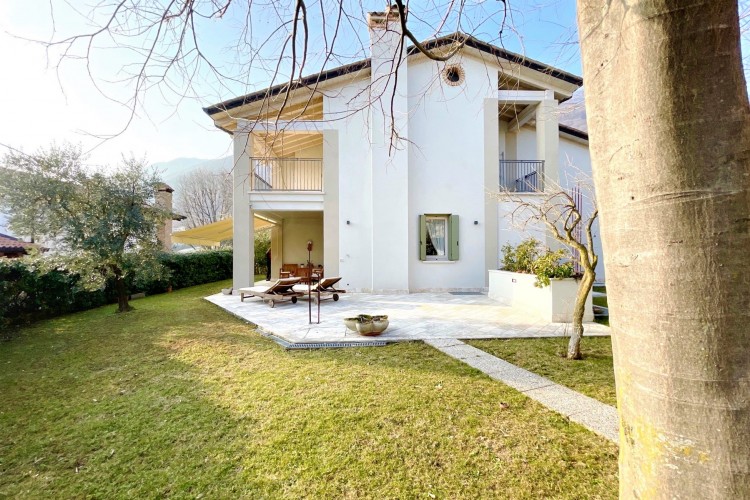 FANTASTICA VILLA SINGOLA A BORSO DEL GRAPPA