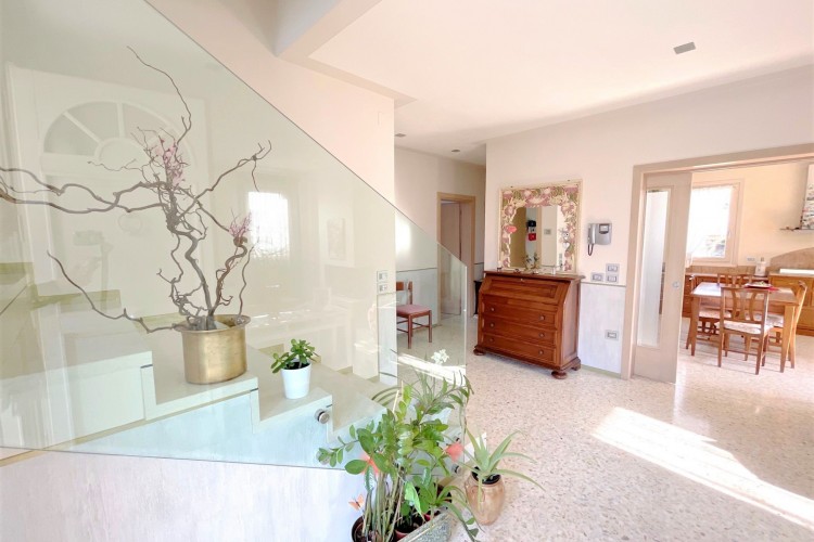 FANTASTICA VILLA SINGOLA A BORSO DEL GRAPPA