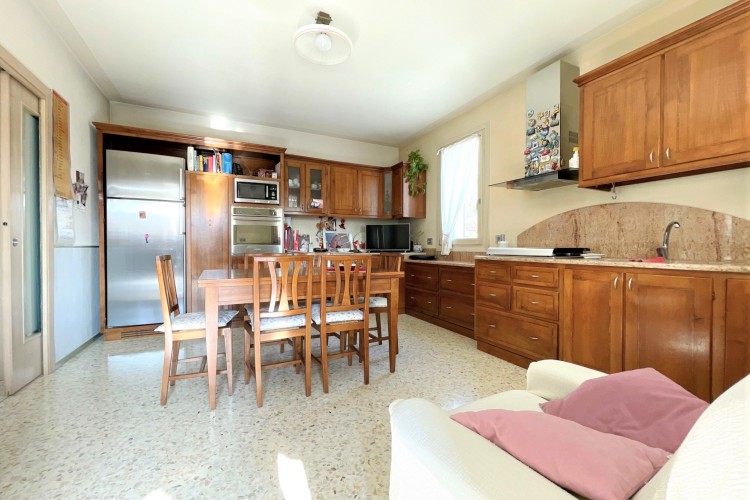 FANTASTICA VILLA SINGOLA A BORSO DEL GRAPPA