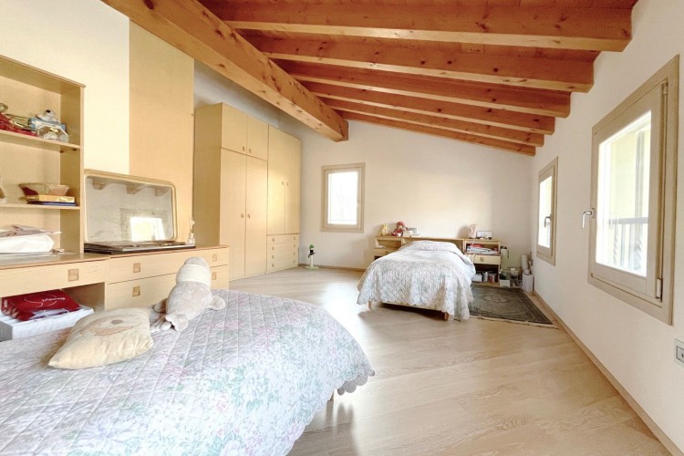 FANTASTICA VILLA SINGOLA A BORSO DEL GRAPPA