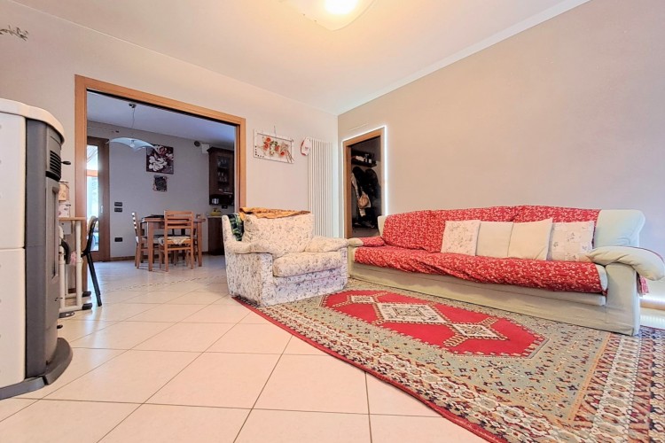 VILLA A SCHIERA A BORSO DEL GRAPPA