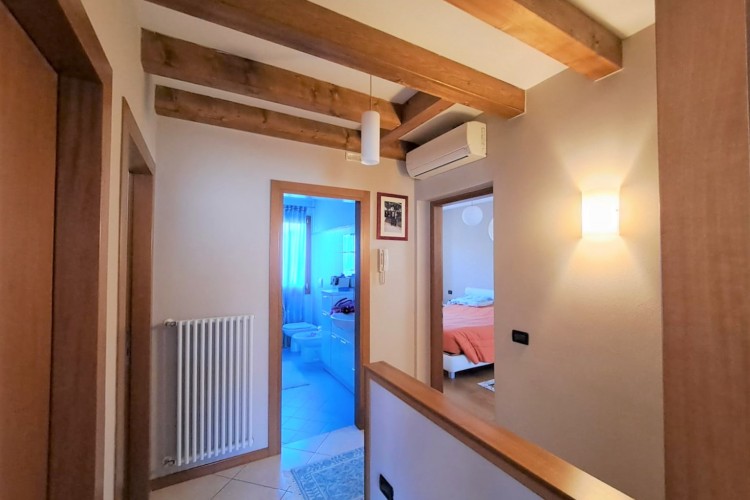 VILLA A SCHIERA A BORSO DEL GRAPPA