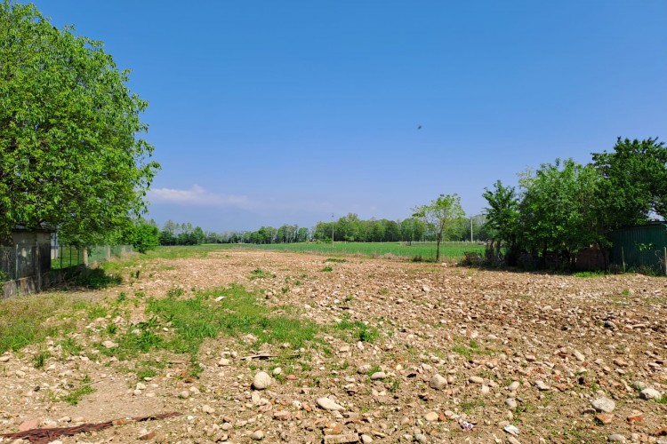 VILLA LATERALE CON 4.000 MQ DI PARCO ESCLUSIVO