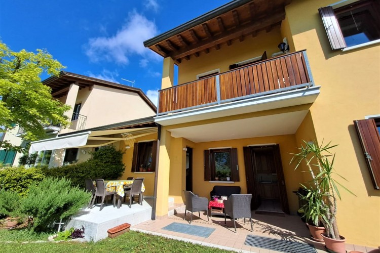 VILLA A SCHIERA INDIPENDENTE A PIEVE DEL GRAPPA