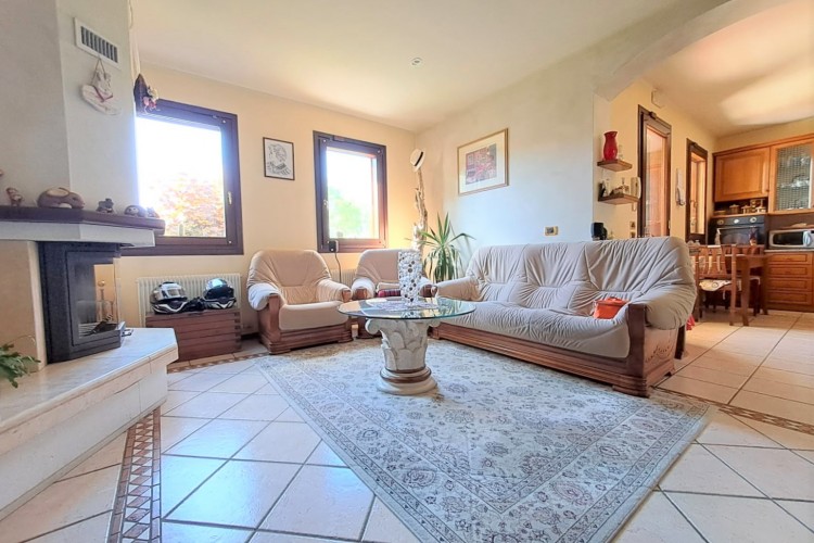 VILLA A SCHIERA INDIPENDENTE A PIEVE DEL GRAPPA