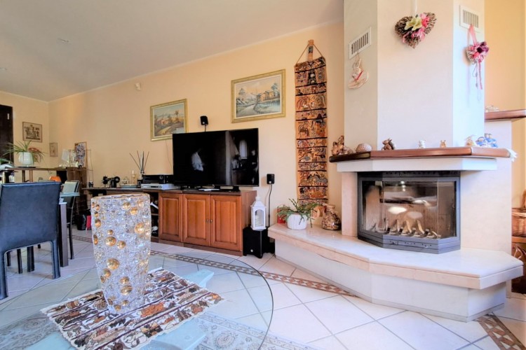 VILLA A SCHIERA INDIPENDENTE A PIEVE DEL GRAPPA