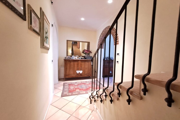 VILLA A SCHIERA A DUE PASSI DAL CENTRO DI BASSANO