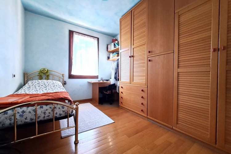 VILLA A SCHIERA A DUE PASSI DAL CENTRO DI BASSANO
