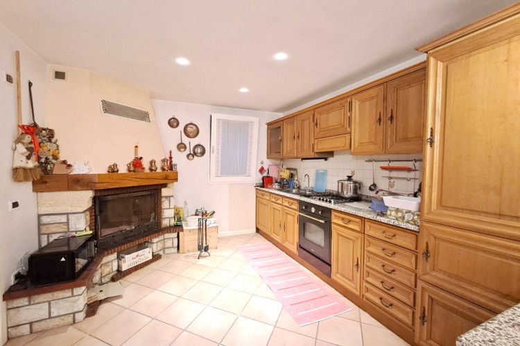 VILLA A SCHIERA A DUE PASSI DAL CENTRO DI BASSANO