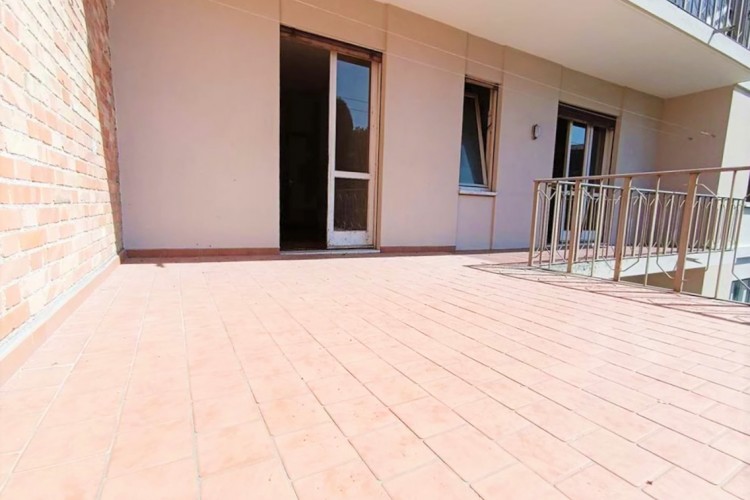 LUMINOSO TRICAMERE CON TERRAZZO ABITABILE A BASSANO