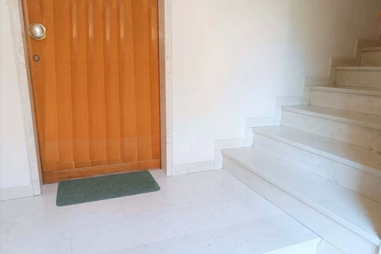 LUMINOSO TRICAMERE CON TERRAZZO ABITABILE A BASSANO
