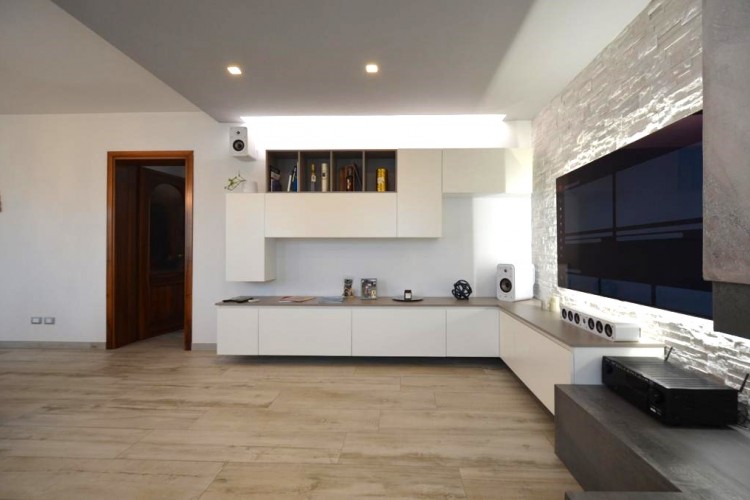 VILLA BIFAMILIARE CON AMPIO GIARDINO IN Q.RE SANTA CROCE