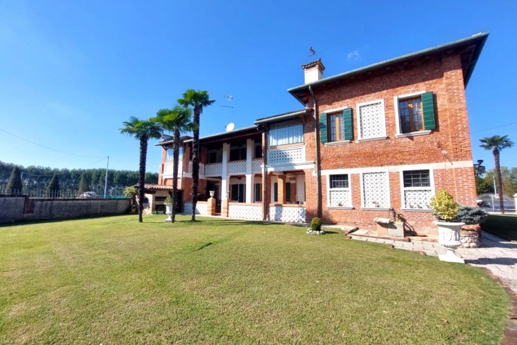 SPLENDIDA VILLA A SAN MARTINO DI LUPARI