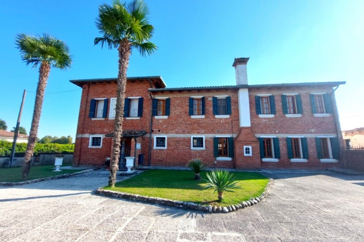 SPLENDIDA VILLA A SAN MARTINO DI LUPARI