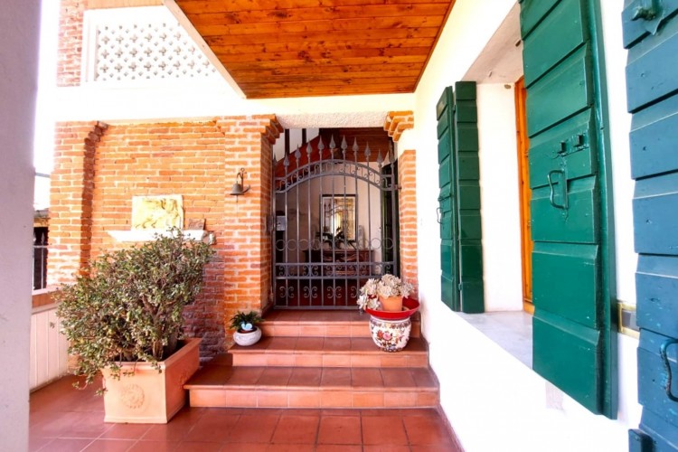 SPLENDIDA VILLA A SAN MARTINO DI LUPARI