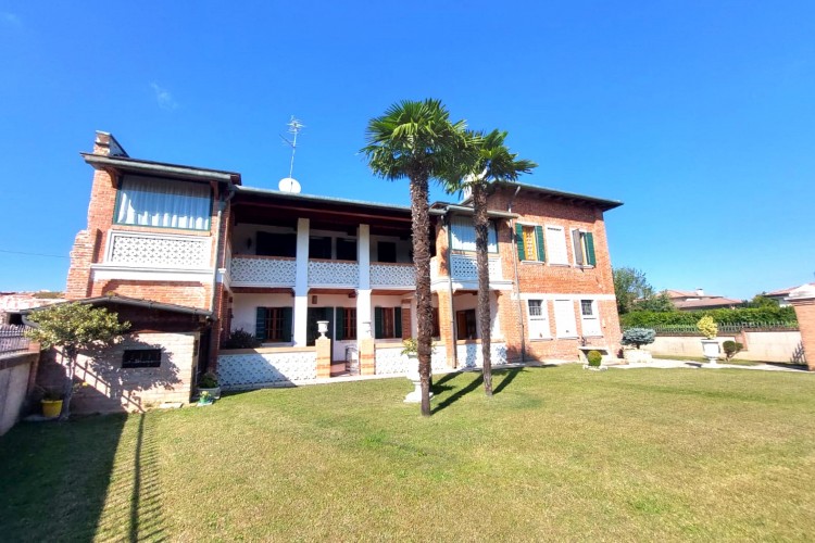 SPLENDIDA VILLA A SAN MARTINO DI LUPARI