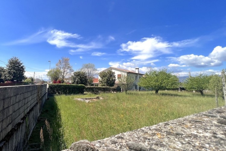 CASA SINGOLA CON AMPIO SCOPERTO A ROSSANO VENETO