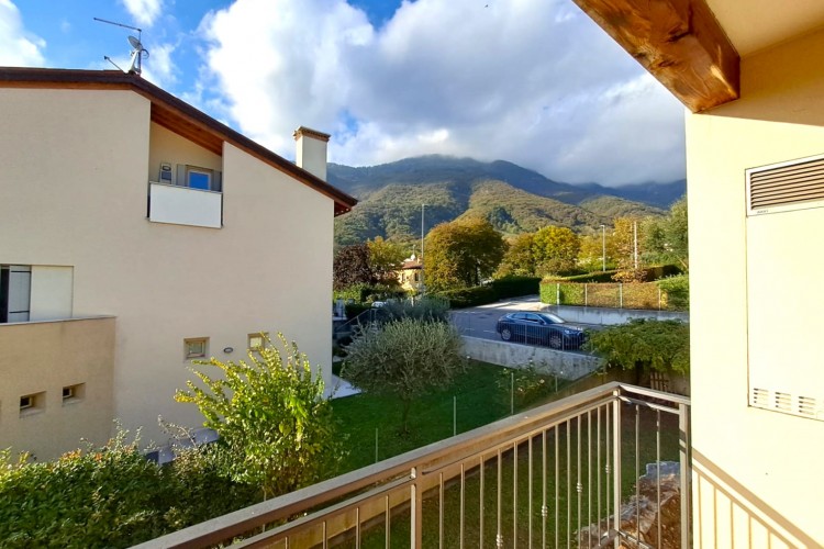 GRANDE APPARTAMENTO BICAMERE A BORSO DEL GRAPPA