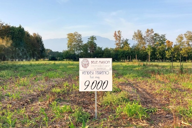 TERRENO AGRICOLO DI CIRCA 9.000 MQ A ROSA'