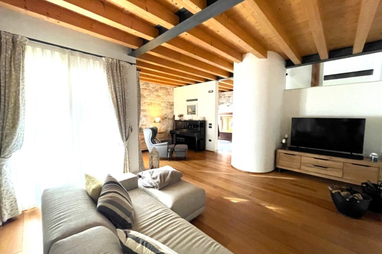 VILLA CON GIARDINO A SOLAGNA