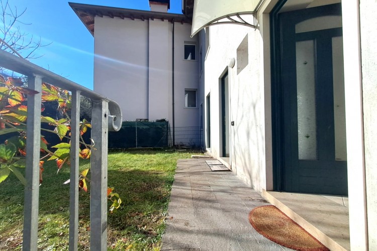 SPLENDIDO APPARTAMENTO BICAMERE INDIPENDENTE A VALBRENTA