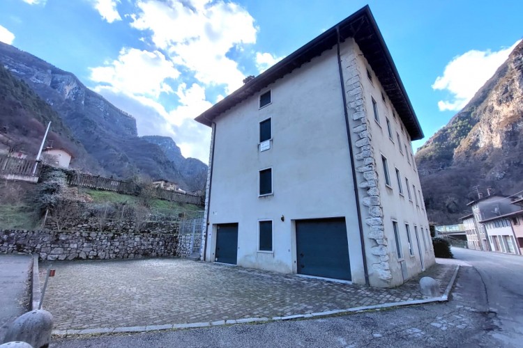 SPLENDIDO APPARTAMENTO BICAMERE INDIPENDENTE A VALBRENTA