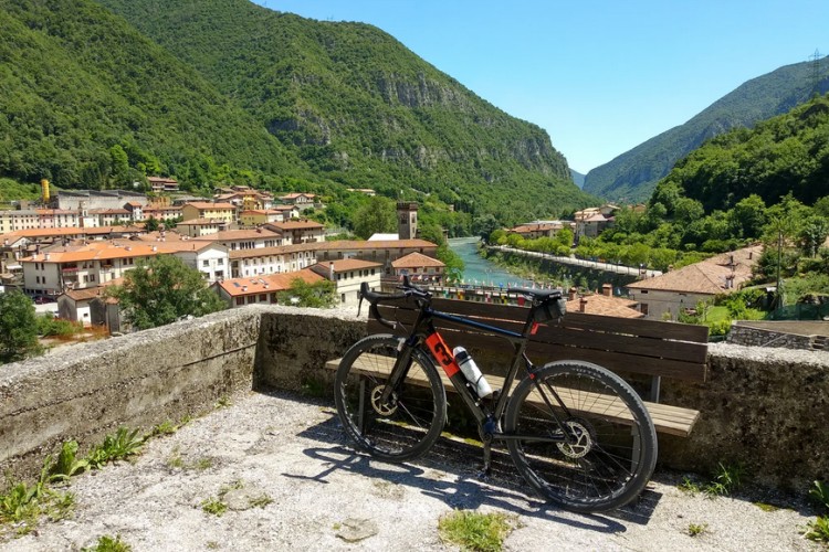 SPLENDIDO APPARTAMENTO BICAMERE INDIPENDENTE A VALBRENTA