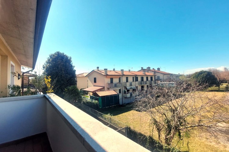 APPARTAMENTO AL PIANO PRIMO CON INGRESSO INDIPENDENTE A CA' BARONCELLO
