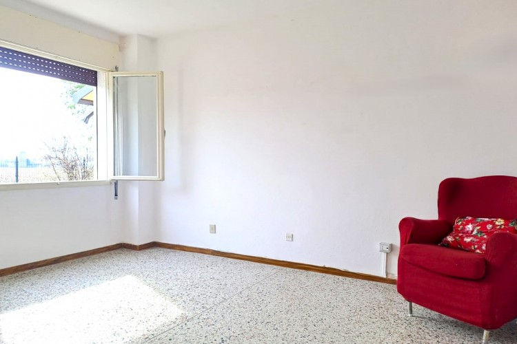 PORZIONE DI CASA BIFAMILIARE INDIPENDENTE CON AMPIO SCOPERTO PRIVATO A BASSANO DEL GRAPPA