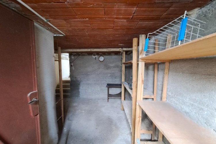 PORZIONE DI CASA BIFAMILIARE INDIPENDENTE CON AMPIO SCOPERTO PRIVATO A BASSANO DEL GRAPPA