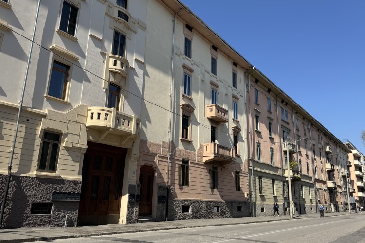 ELEGANTE APPARTAMENTO IN PALAZZINA LIBERTY A POCHI PASSI DALLE PIAZZE