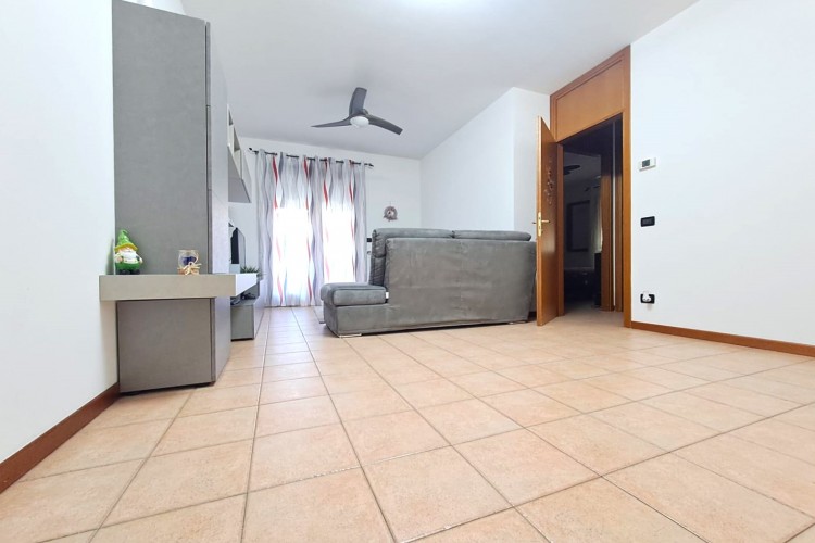 APPARTAMENTO TRILOCALE AL PIANO TERRA CON GUARDINO PRIVATO A MONTEBELLUNA
