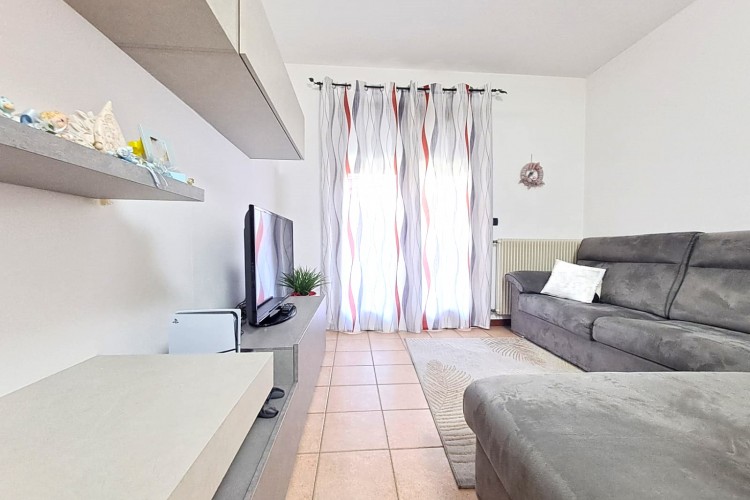 APPARTAMENTO TRILOCALE AL PIANO TERRA CON GUARDINO PRIVATO A MONTEBELLUNA