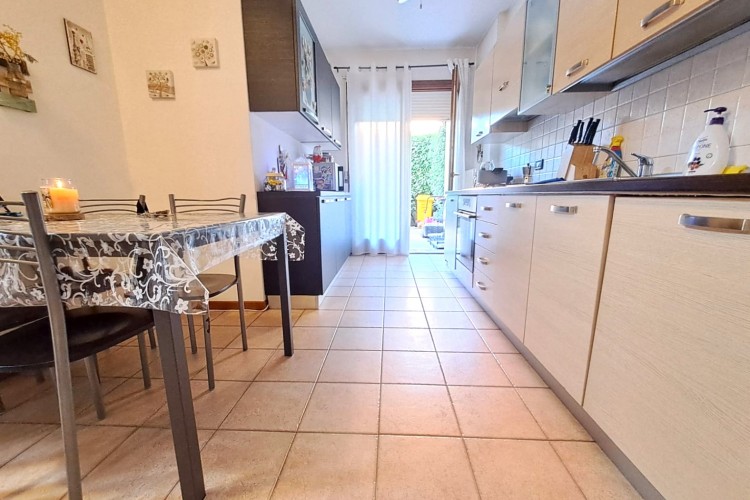 APPARTAMENTO TRILOCALE AL PIANO TERRA CON GUARDINO PRIVATO A MONTEBELLUNA