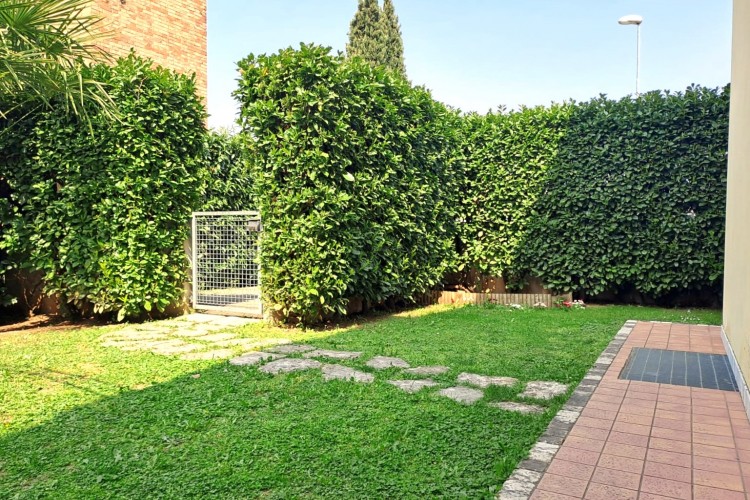 APPARTAMENTO TRILOCALE AL PIANO TERRA CON GUARDINO PRIVATO A MONTEBELLUNA