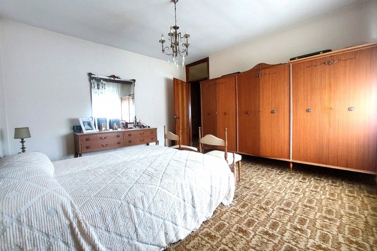 SUGGESTIVA VILLETTA BIFAMILIARE CON ACCESSO INDIPENDENTE E AMPIO GIARDINO A SAN ZENONE