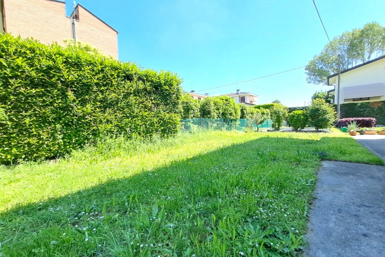 APPARTAMENTO BICAMERE CON GIARDINO A CARMIGNANO DI BRENTA