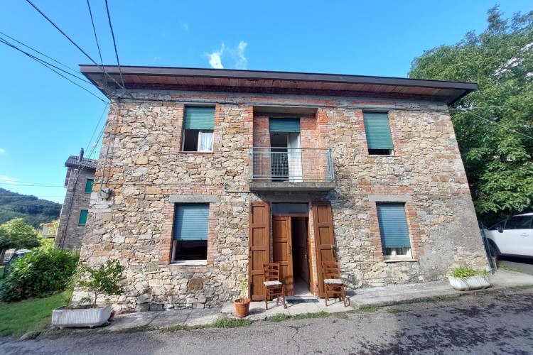 SUGGESTIVA CASA INDIPENDENTE A BERCETO