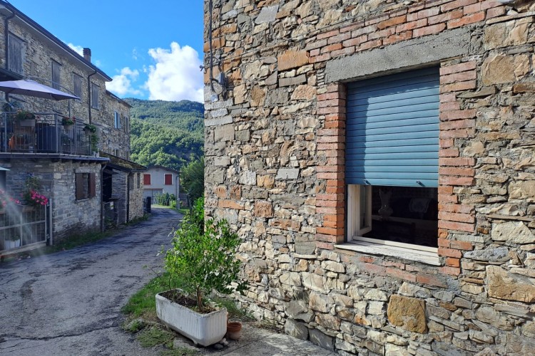 SUGGESTIVA CASA INDIPENDENTE A BERCETO