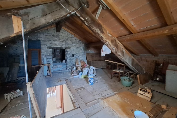 SUGGESTIVA CASA INDIPENDENTE A BERCETO